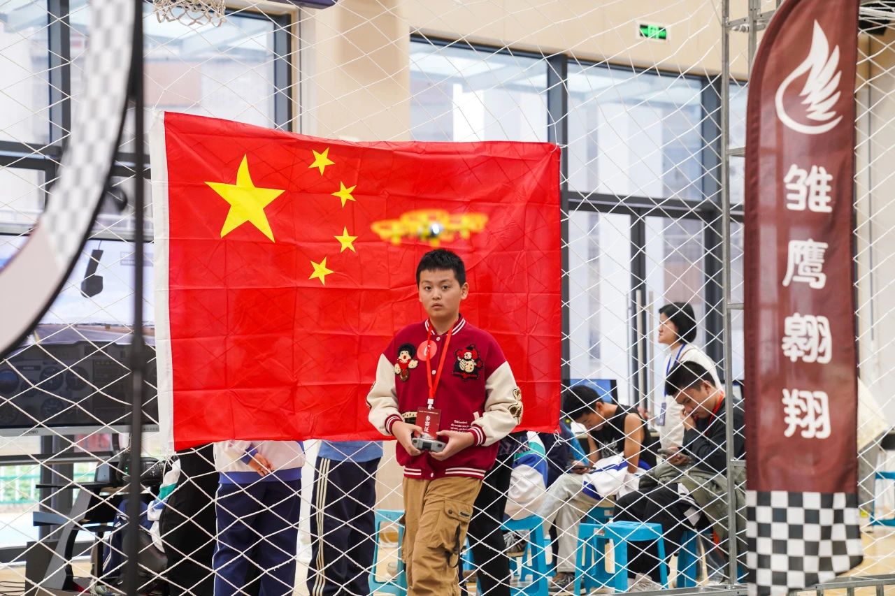 福州市第三届中小学生雏鹰翱翔航空运动会落下帷幕，逐梦蓝天精神永不止