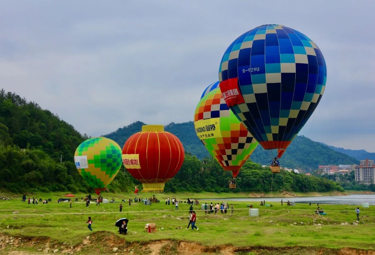 精彩回顾 |打造航空运动之都，构筑低空经济拉动消费应用新场景。九都2024热气球嘉年华活动落下帷幕！
