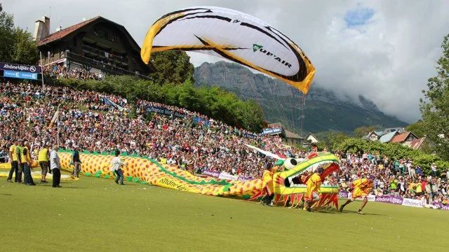 龙翔万里·乘风而上—福建省航空运动协会给您拜年啦